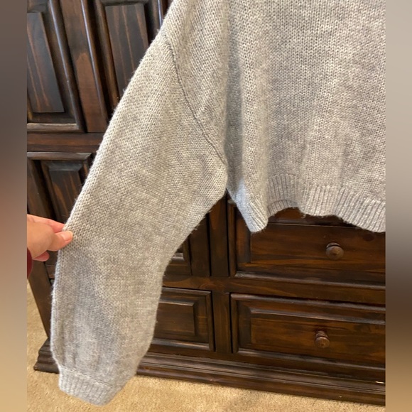 H&M Sweater - Picture 3 of 3